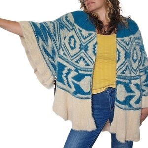 Cobble Lane XL turquoise and cream southwestern pattern open cardigan sweater.